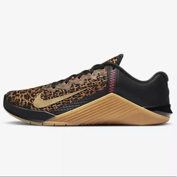 Nike Shoes - Women’s Nike Metcon shoe size 10
